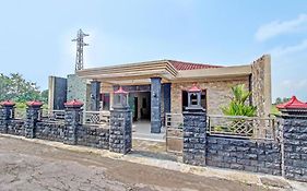OYO 91353 Hotel Surya Andesa